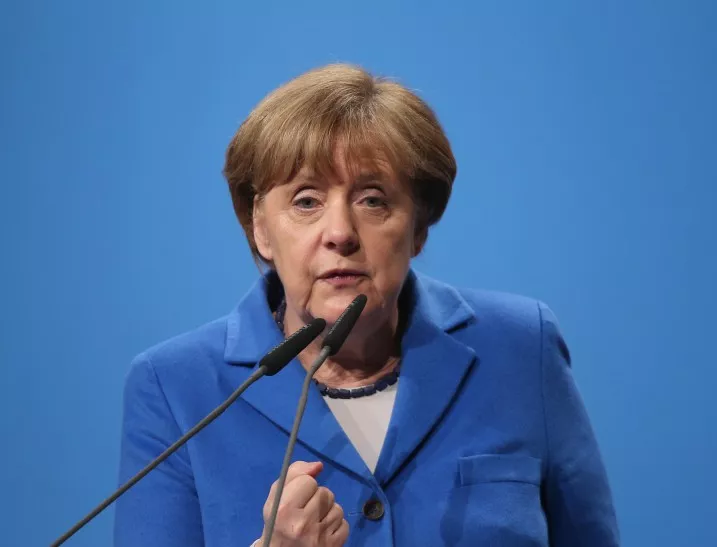 Меркел: Германия ще увеличи значително разходите за отбрана