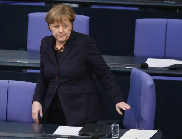 Хвърлиха свинска глава пред избирателно бюро на Меркел