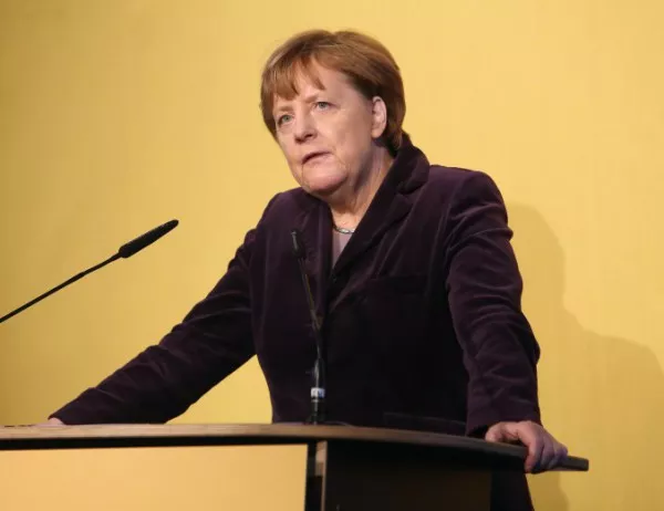 Меркел обеща да няма нарушения на конституцията при задържането на бежанци