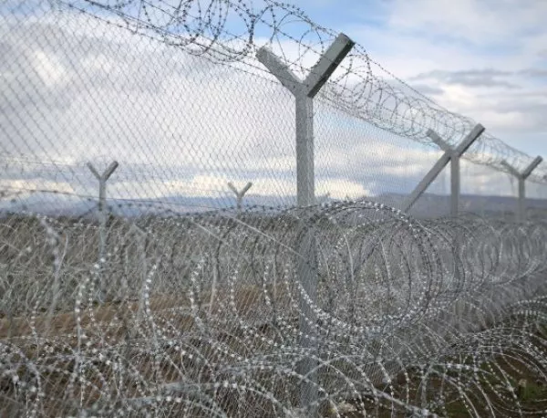 Унгарската полиция ще помага на Сърбия при охраната на границата с България