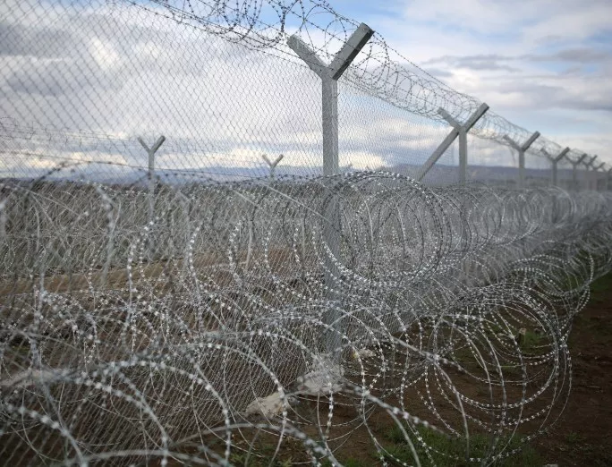 Унгария започна изграждането на нова ограда по граница си със Сърбия