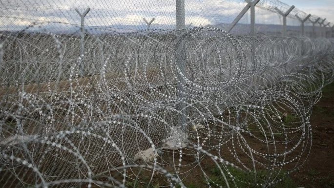 Унгария започна изграждането на нова ограда по граница си със Сърбия