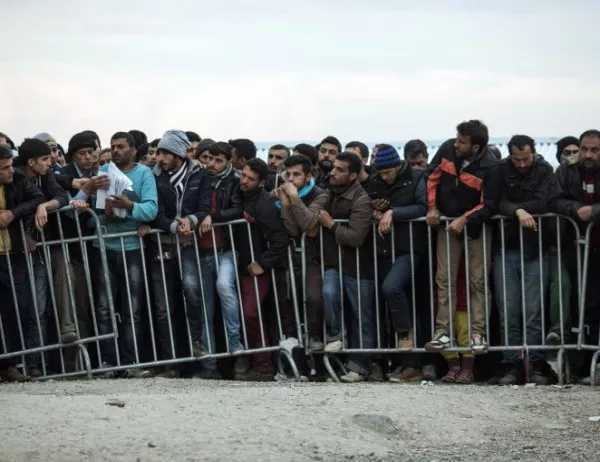 Нелегални мигранти щурмуваха граничния пункт между Босна и Хърватия