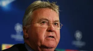 Челси благодари на Хидинк за свършената работа