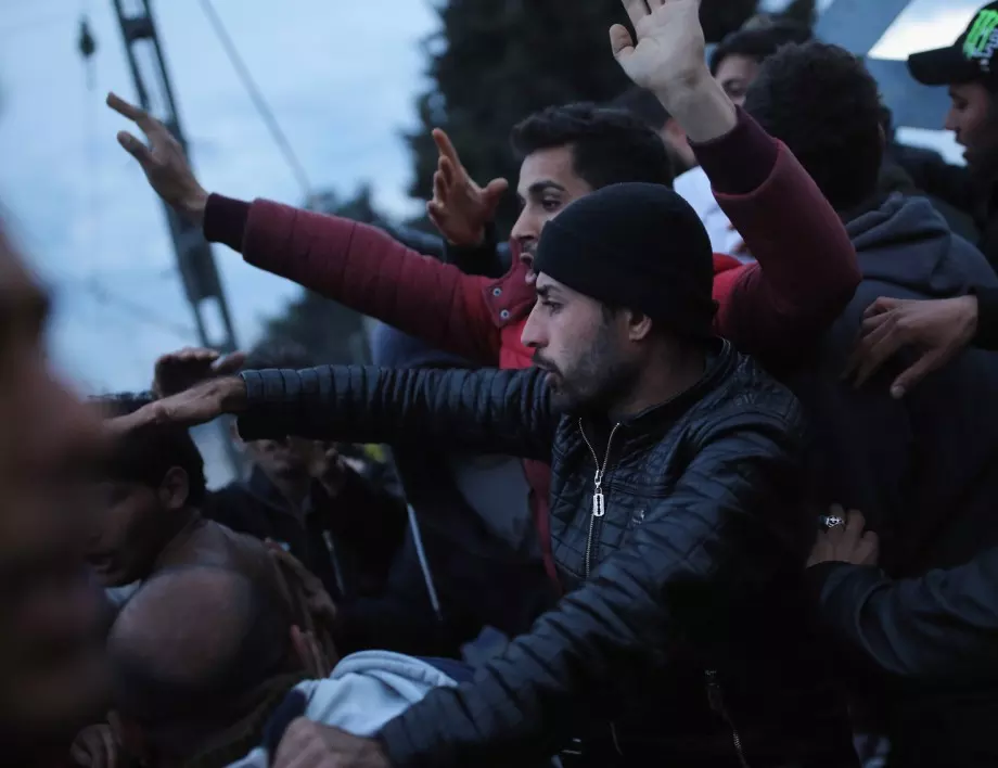 Спряха със стрелба нахлуване на нелегални мигранти в Унгария