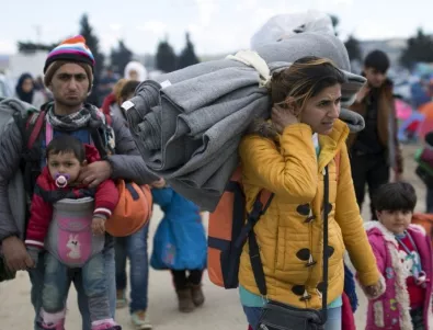 Стотици емигранти нахлуха в Македония