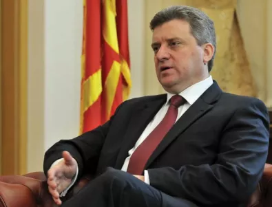 Георге Иванов реши да покрие политическата каша в Македония, последва бурен протест