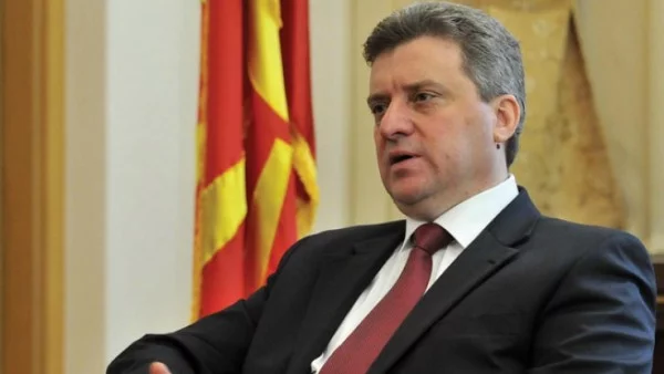 Македонският президент не приема "ерга омнес" за името и заплашва с вето