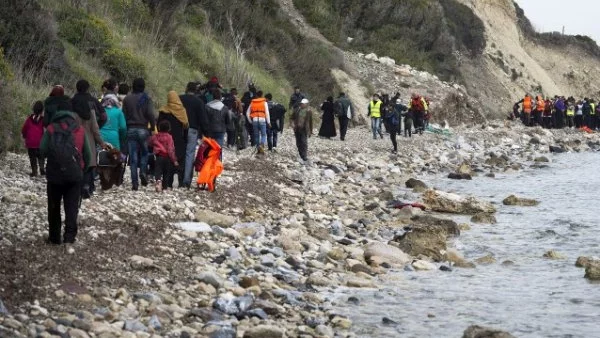 Италия спаси близо 1000 мигранти в Средиземно море