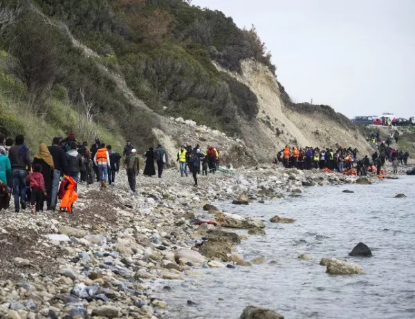 Румъния предупреди за формирането на нов мигрантски маршрут през Черно море