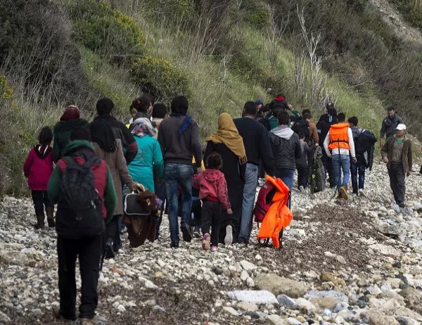 Издирват 10 мигранти, изчезнали в турската част на Марица