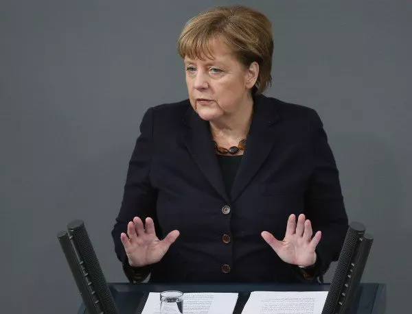Жените с бурки нямат шанс за интегриране в Германия, смята Меркел