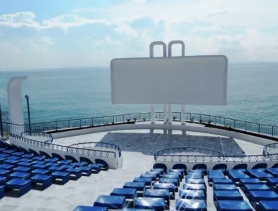 Поморие вече има уникално лятно кино в морето