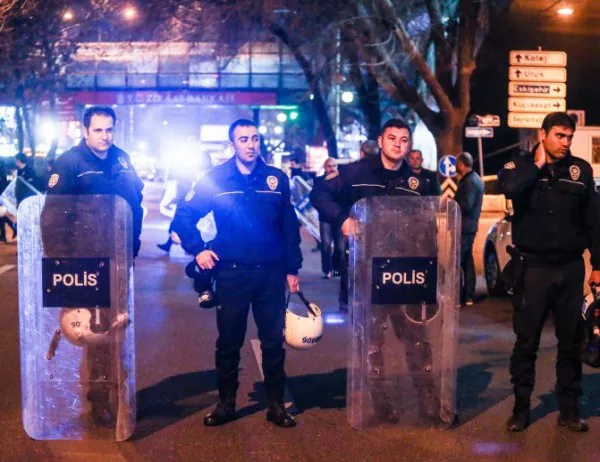 Турция въведе полицейски час в девет населени места