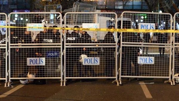 Четири жертви и над 20 ранени при атентат в Истанбул