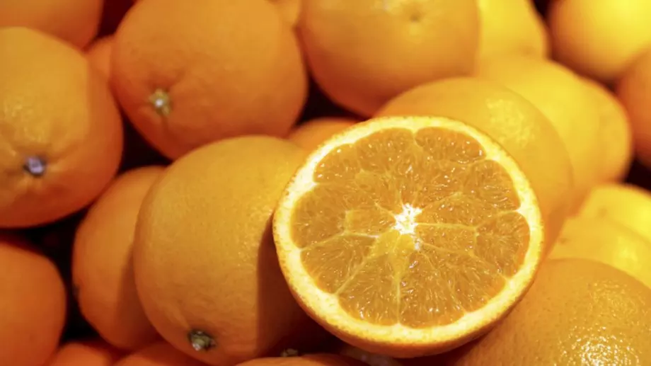 Цял живот сме яли портокалите грешно, ето как е правилно