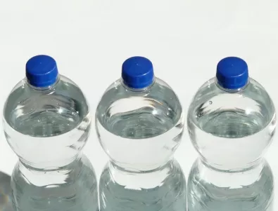 Етикетите на бутилираната вода заблуждавали