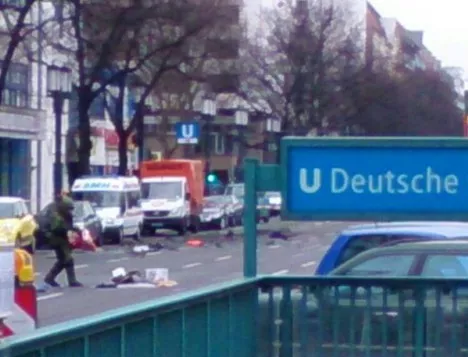 Трима души са задържани в германския град Кемниц при издирването на терорист