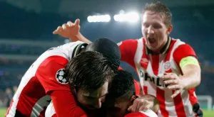 Шокираща развръзка в Холандия - Аякс подари титлата на ПСВ