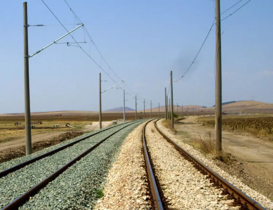 След 30 години жп линията  между България и Северна Македония става реалност 