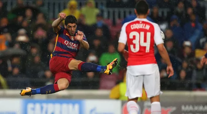 "Sport.es": Барселона предлага нов, подобрен договор на Суарес 