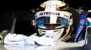 Хамилтън с 50-и полпозишън в кариерата си
