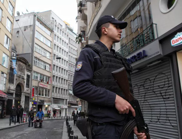Европейски източник: Опитът за преврат в Турция включва значителна част от армията