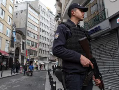 Почти 40 загинали при атаката в нощен клуб в Истанбул