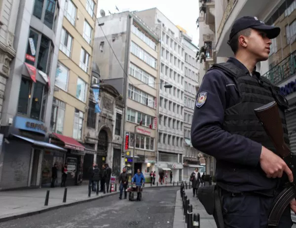 Рекорден брой задържани при мащабна акция срещу престъпността в Истанбул