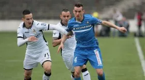 {{ otherArticle[0].article.title }}