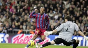 Роналдиньо се завръща на терена за последен романс с любимата игра