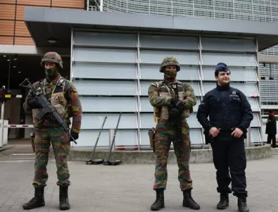 Взривове при спецакция в Брюксел, неутрализиран е един човек 
