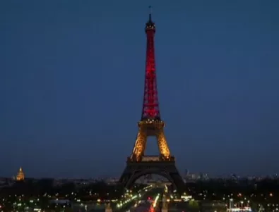 Айфеловата кула бе осветена в цветовете на белгийското знаме 