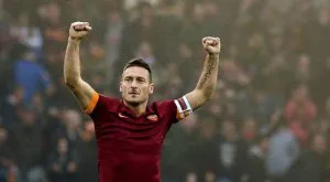 Порой и драма в края за Рома, Тоти отново герой (ВИДЕО)