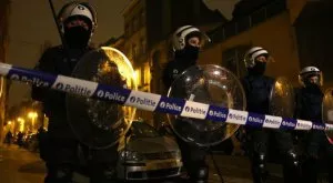 2016/03/22/0797129001458643653