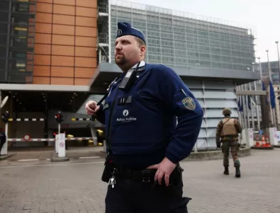Белгийската полиция издирва втория атентатор от метрото