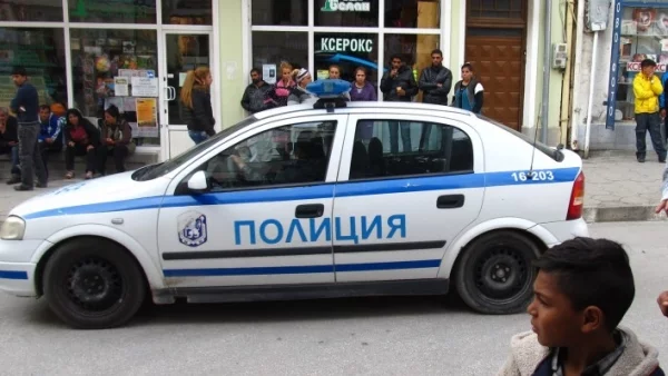 Ромите, скочили срещу полицаи в Асеновград, останаха за постоянно в ареста