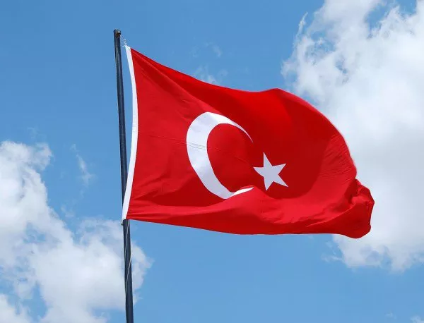 Турция призна, че при чистката може да са допуснати "грешки"