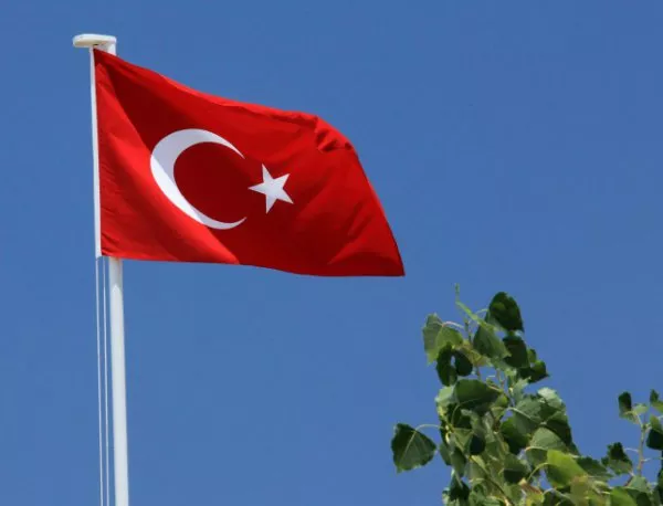 Турски дипломати избягали в САЩ и Русия