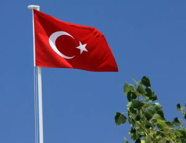САЩ възобновяват издаването на турски визи