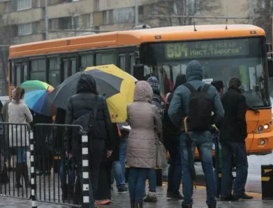 Наказаха дисциплинарно шофьора на автобуса, дръзнал да протестира