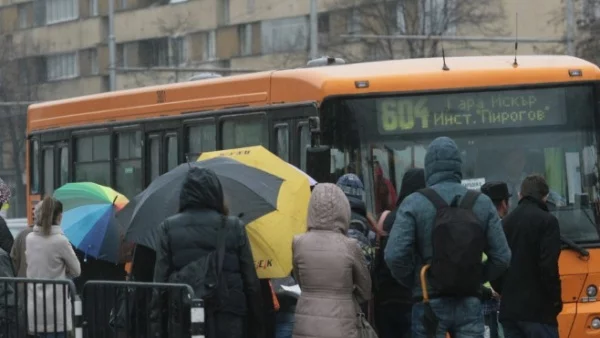 Удължено работно време на градския транспорт за мача България-Франция