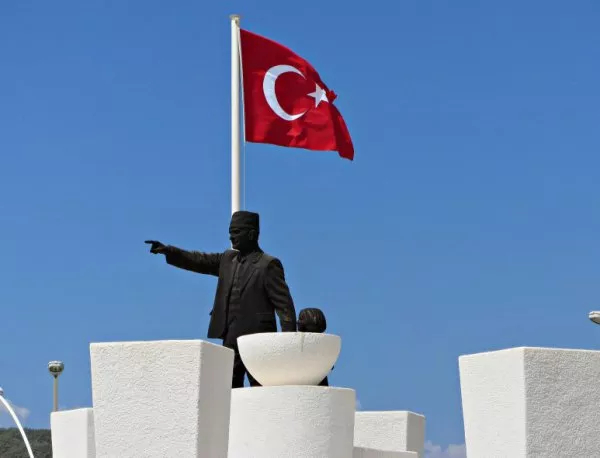 Опасната мечта за още по-ислямска Турция