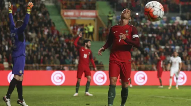 Фернандо Сантош гледал мача с България два пъти - какво видя?