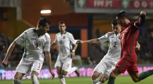 ВИДЕО: Вижте пропуските от първото полувреме на "мача на тъмно" Македония - България