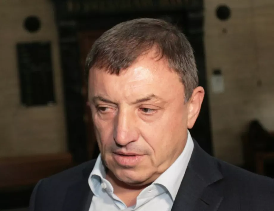 Алексей Петров призова главния прокурор Иван Гешев да се оттегли от поста