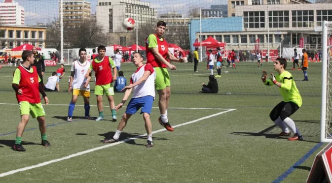 16 отбора на възраст между 14-16 години се класираха на зонален полуфинал за "Купата на Coca-Cola: Движи се!" в София