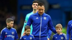 Знаете ли че...Джон Тери е бил на крачка от преминаване в Манчестър Юнайтед