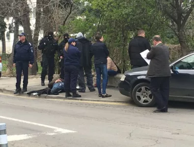 Полицаи задържаха свои колеги с наркотици в столицата 