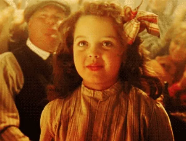 Помните ли малкото момиченце от „Титаник“? Вижте я днес